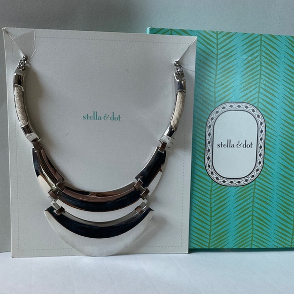Stella & Dot Aphrodite Necklace Limited Edition NIB! - Picture 1 of 4